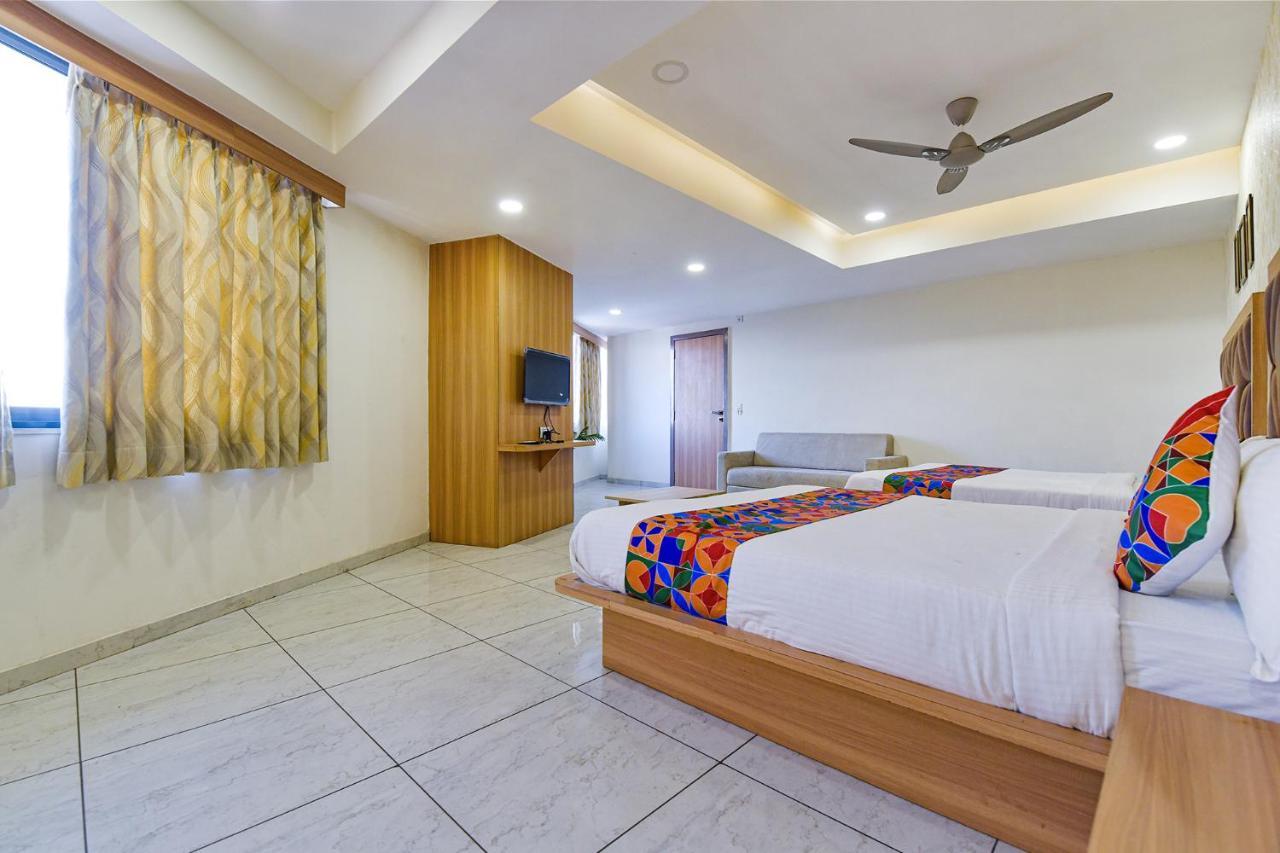 Hotel Legrand.Inn 阿穆达巴 外观 照片