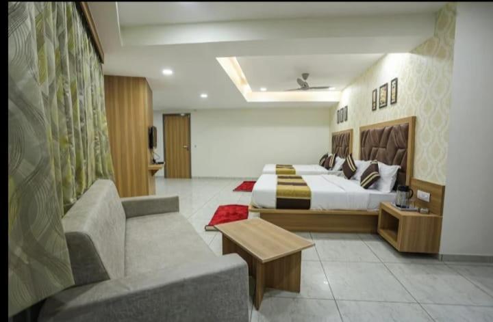 Hotel Legrand.Inn 阿穆达巴 外观 照片